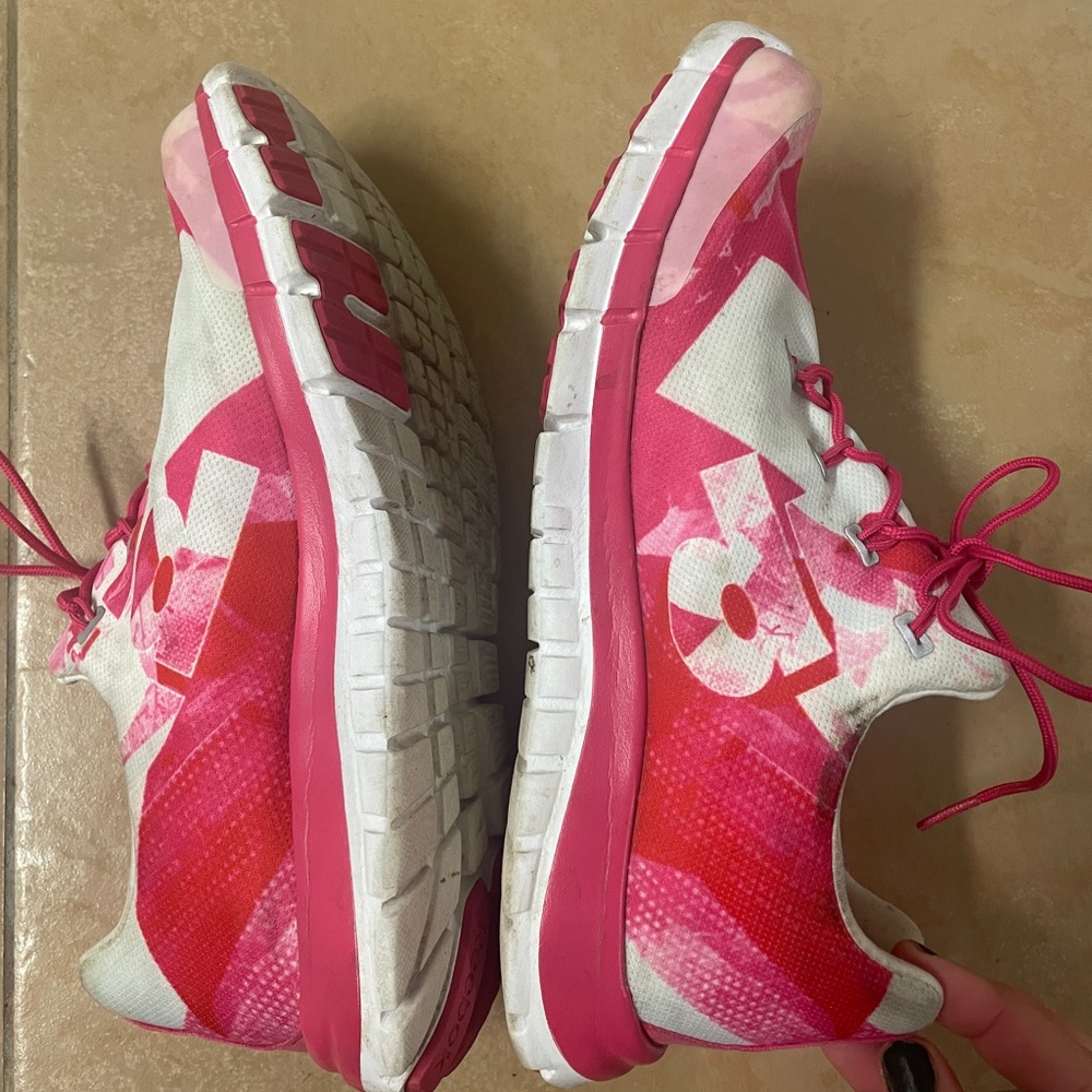 REEBOK The Pump White and Pink Women’s Sneakers size 9.5